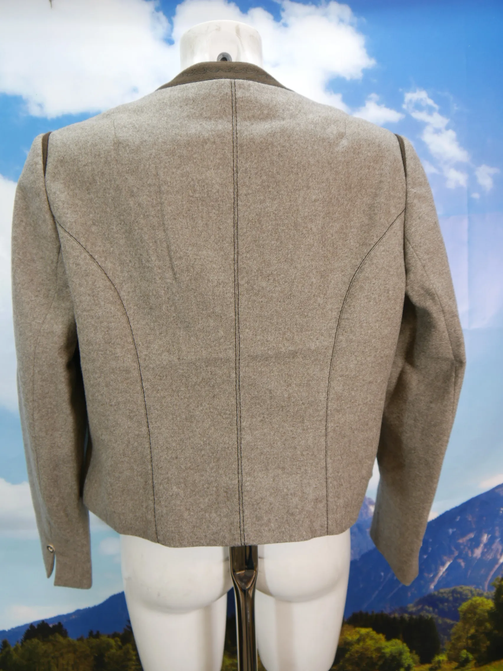 Alphorn Trachten neuwertig braun mit Stickerei süße Trachtenjacke Jacke Gr.46