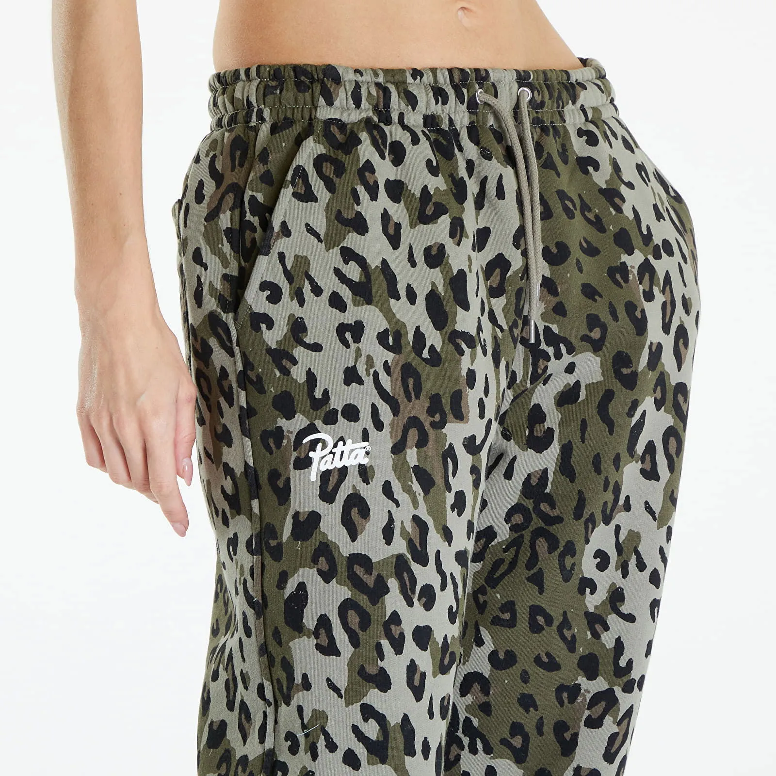 Jogginghose Patta Femme Leopard Jogging Pants Dusty Olive POC-BF24-2050-338-0370-147