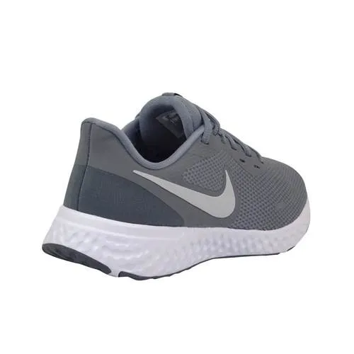 Nike Revolution 5