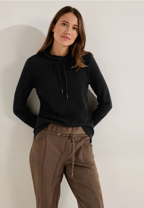 Pullover mit hohem Kragen