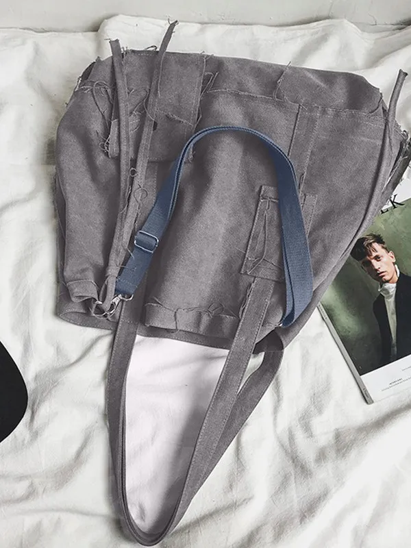 Raw Edge Große Crossbody-Tasche