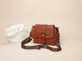 Tasche aus zwei Materialien, gemusterter Schultergurt