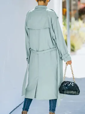 Winddichter und eleganter langer Trenchcoat