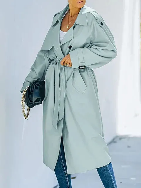 Winddichter und eleganter langer Trenchcoat